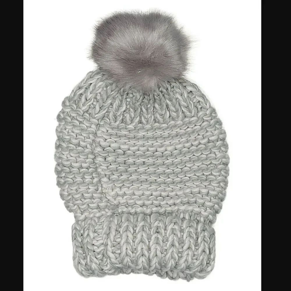EUC! *Free People* Skyline Beanie Fur Pom Hat